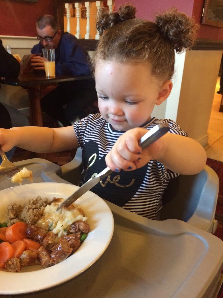 Heartbeat01's tweet photo. My baby growing up to fast 😞😚 http://t.co/RsnIZsFUND