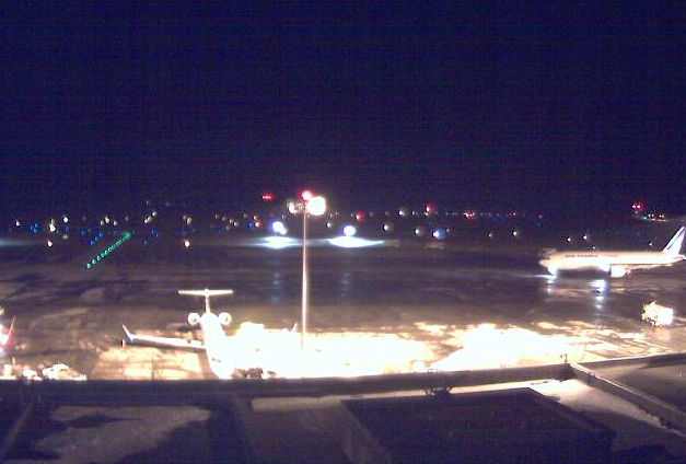 C5N's tweet photo. #AHORA: Avión de Air France #AF6738 que iba a Chicago debió realizar un aterrizaje de emergencia en #Halifax (Canadá) http://t.co/mnCCLupHNy