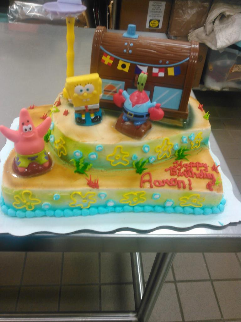 JessieBaby2012's tweet photo. Spongebob cake I did! http://t.co/0EExbphpkk