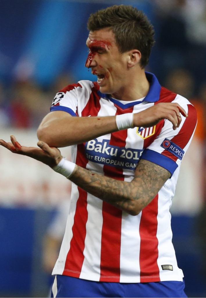 Juanlu_tn's tweet photo. Este atlético no deja jugar y solo da palos, que verdad, http://t.co/YOUeyW7cm0