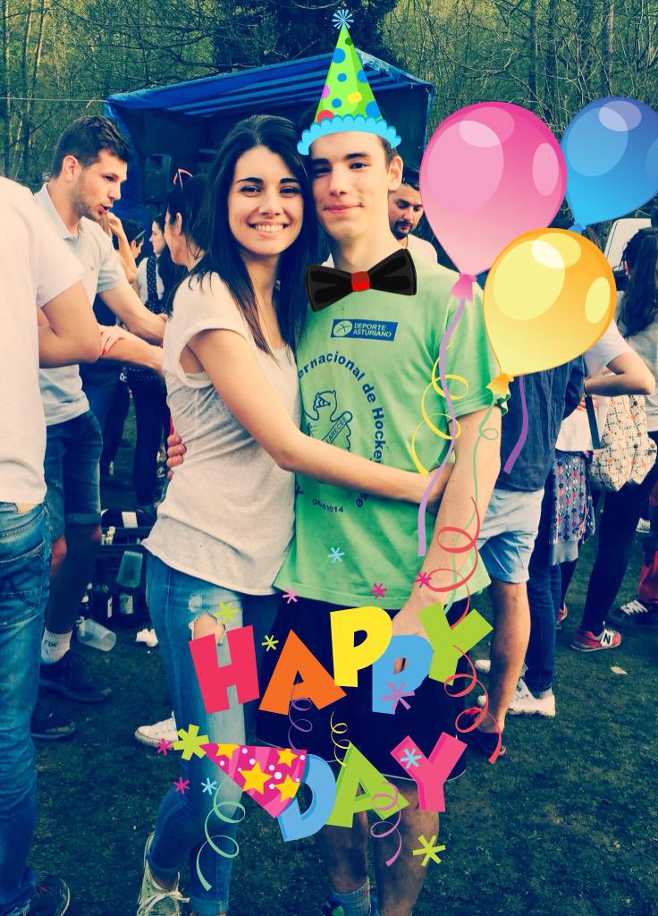 Andreavidal17's tweet photo. Felicidades mi guapisimuu, a ver si se porta pela, un besazuu y abrazu de cama 😂💘 @marcos15498 http://t.co/5saboIo16d