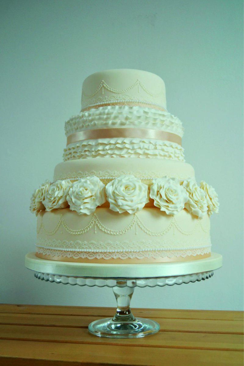 vintage ivory, roses and ruffles 
#LetThemTweetCake