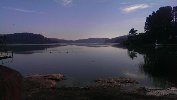 biobio's tweet photo. Autoridad sanitaria prohibe acceso a las aguas del Lago Vichuquén en Curicó http://t.co/AbhqOQ5WKa http://t.co/eC5oygnQJc