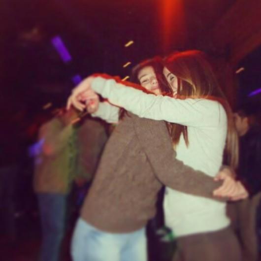 Elenaestiguinn's tweet photo. 100000000 vidas voy a estar contigo mi princesa... en las buenas y en las peores, te adoro sari, hoy y siempre💕 http://t.co/J87G2SOhBZ