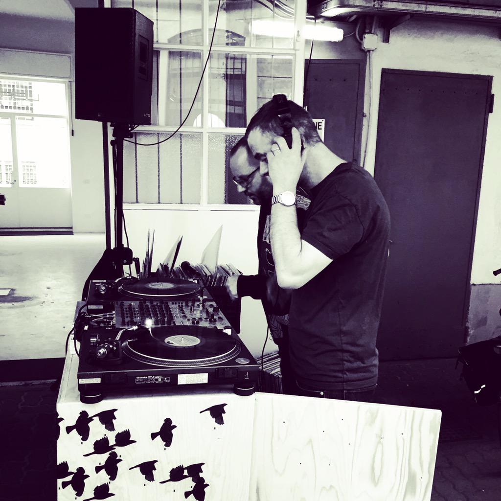 Piet-Hein Eek behind the wheels of steel op feestje van o.a. Eigen Huis &amp; Interieur... Cc. <a href="/DeDesignsnob/">DeDesignsnob</a>