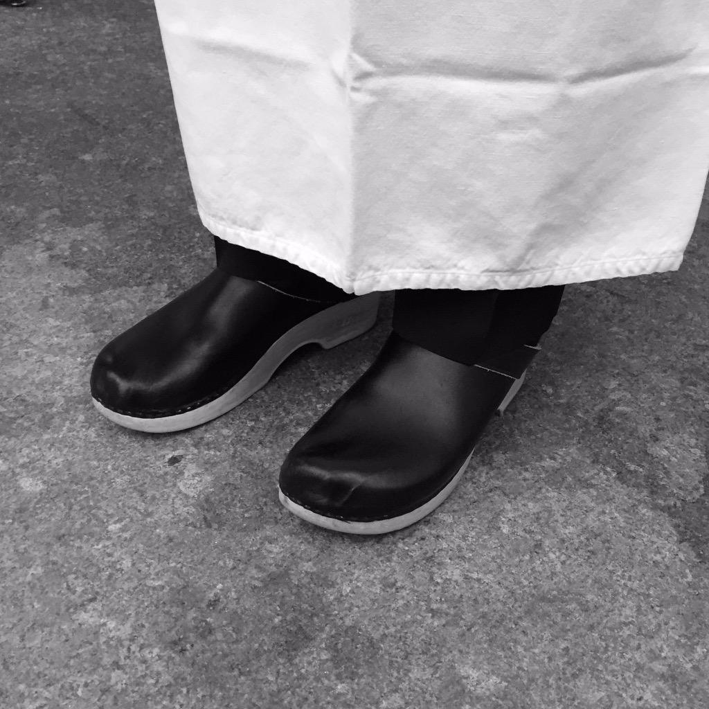 PerSeNY's tweet image. Chef Keller &amp;amp; his clogs @clogsPDX @VanityFair #VFtribeca @Chef_Keller