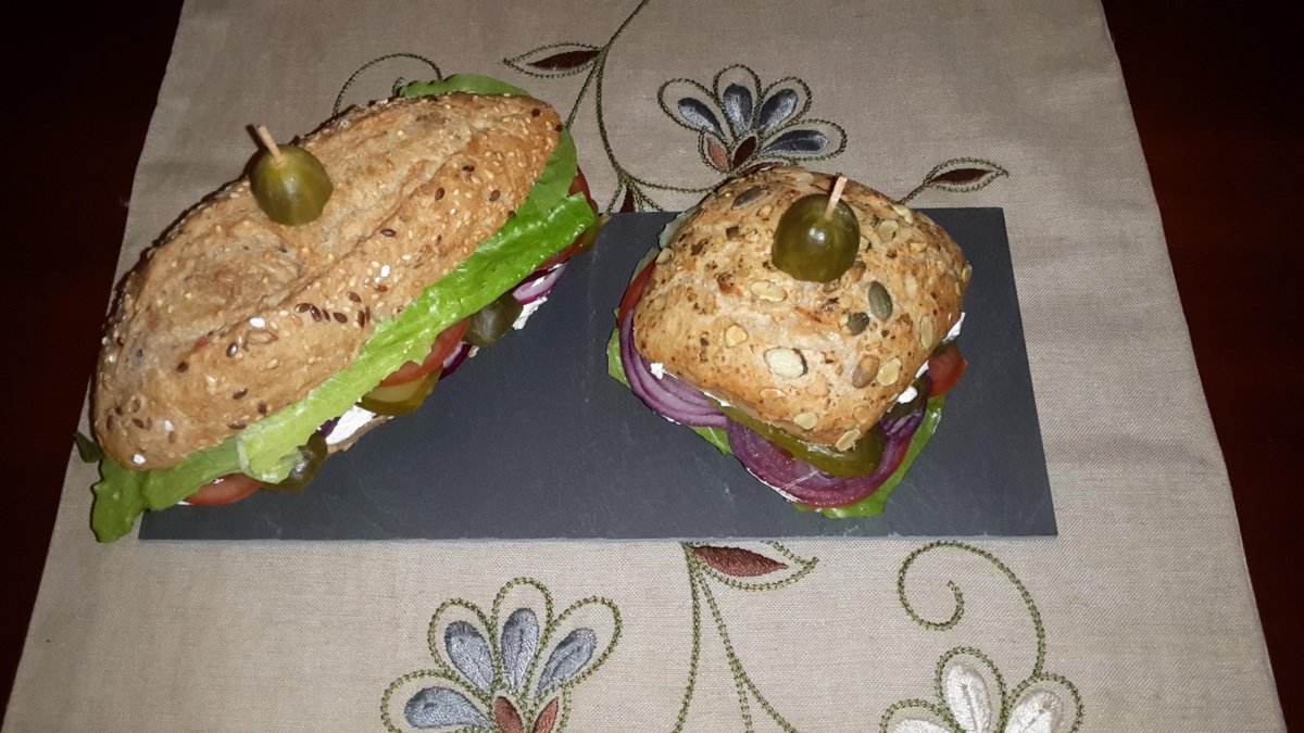 EntreFyB's tweet photo. El nuevo bocata "6 de la tierra" bajo en calorías ya esta en EntreFyB. Operación Bikini!
http://t.co/XN93KHfY9a http://t.co/WD9Sac7zqq