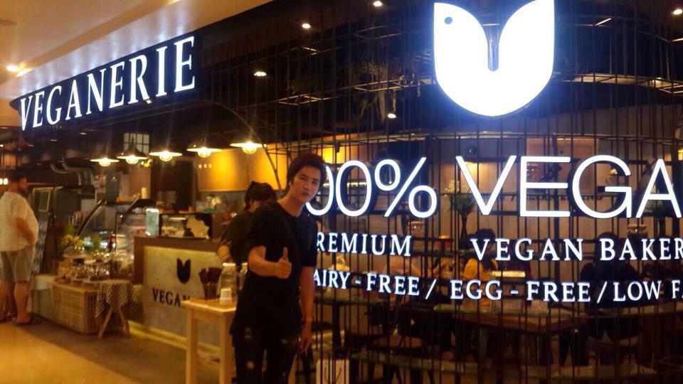 veganfuture's tweet photo. Veganerie Bangkok - the first vegan bakery shop in Thailand https://t.co/HSUkivNGjK http://t.co/8ZEMSVG0wj