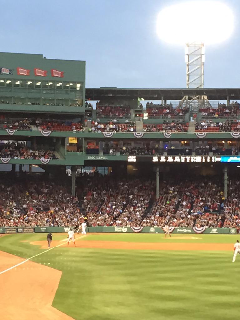 BostonFlyboy's tweet photo. Ortiz at the plate http://t.co/STsS7mzcbQ