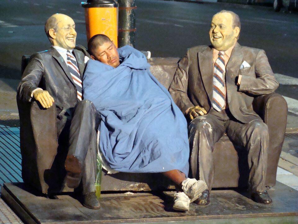 caramelo_pablo's tweet photo. La política social del PRO resumida en una imagen. http://t.co/OSV20RtNrZ