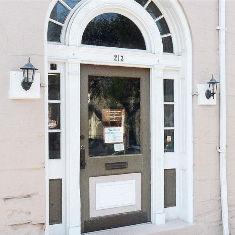 HopeTaylorr's tweet photo. This door will be painted aqua real soon because it's the brand new STOREFRONT #htpstudio in downtown Fred!!!! http://t.co/d1cgyZ6vQB