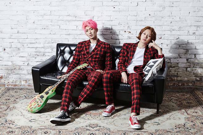 allkpop's tweet photo. M&amp;D (Heechul &amp; Jungmo) promise good music to come with album highlight medley http://t.co/q1VbVzHyYR http://t.co/CVtsyYYWDJ