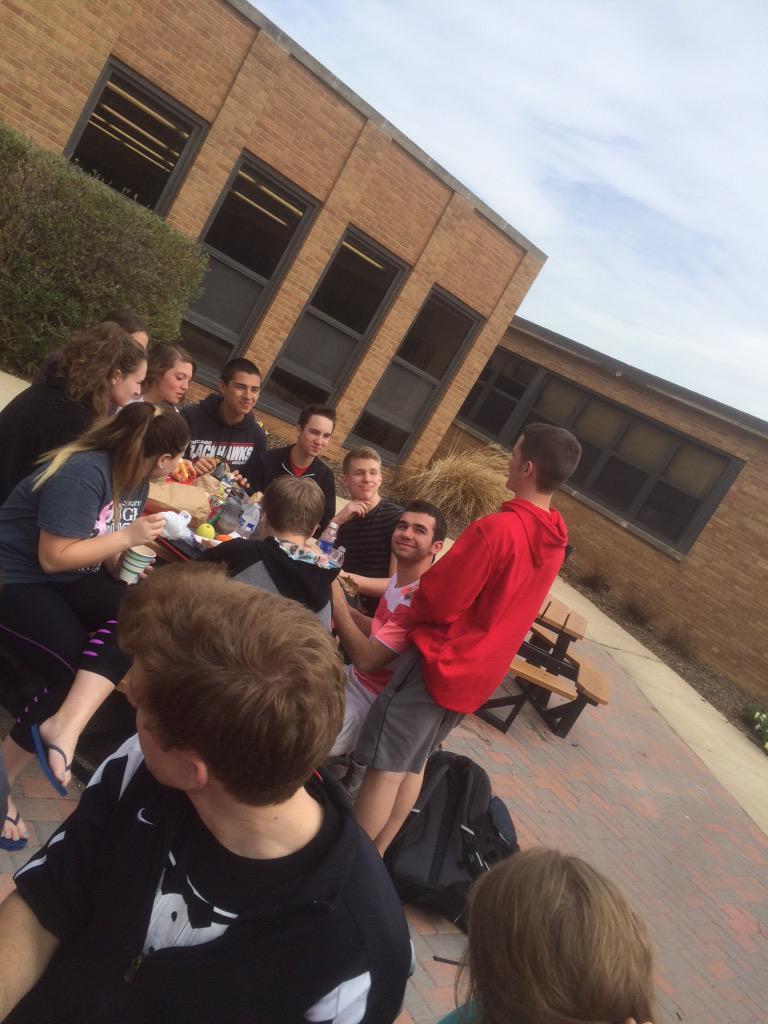 sarhage2015's tweet photo. Sarhage talks to some of his proud underclassmen supporters during 5b lunch! #LookAtTheirFaces #Inspiring http://t.co/71AAPFnZKK