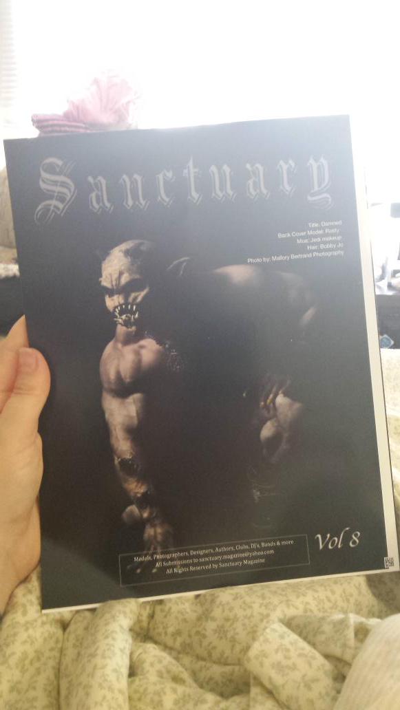 MalloryBertrand's tweet photo. #sanctuarymagazine #monsters #awesomemakeup #jedimakeup http://t.co/BV0FWTsysc
