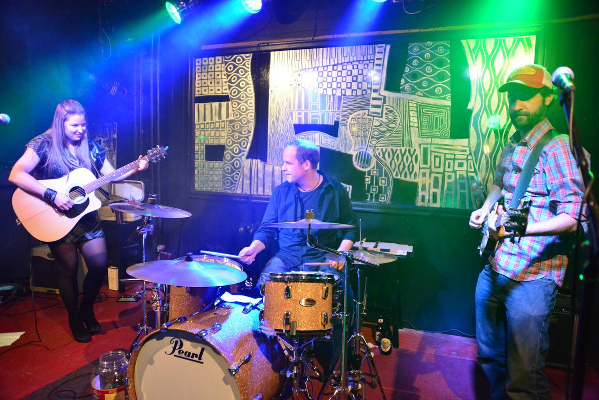 Lisa Fowler &amp; the Prowlers pics from Sat. @ McCloskey's just posted!... :)
facebook.com/media/set/?set… <a href="/LisaFowlerMusic/">Lisa Fowler</a>