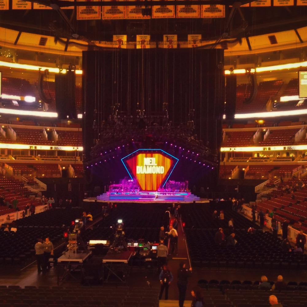 Wish you were here mom...miss you! ❤ <a href="/NeilDiamond/">Neil Diamond</a> #TweetCaroline