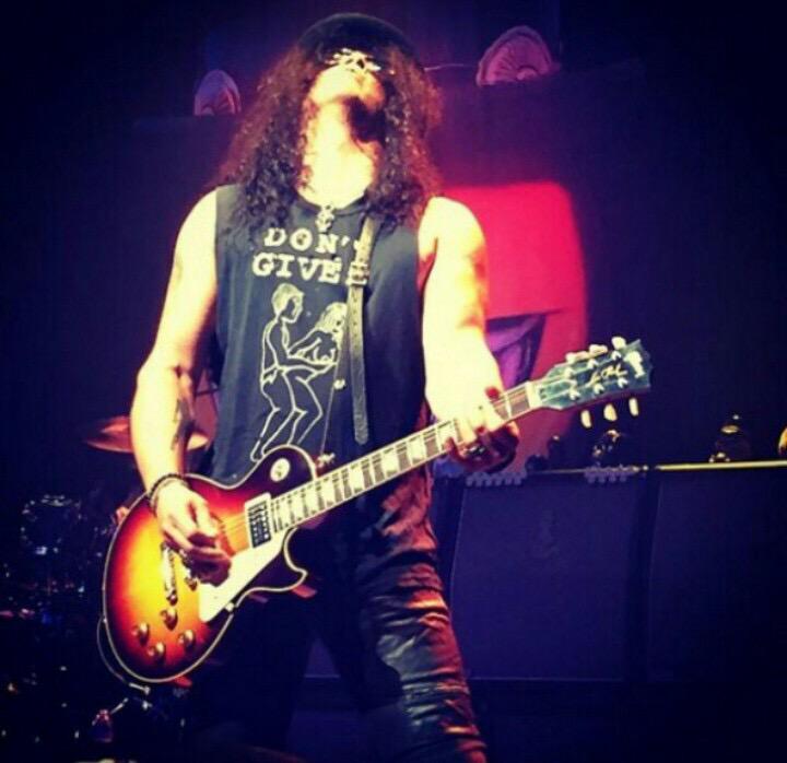 dsinhoo's tweet photo. Slash perfect #Slash #SLAS2015 #SlashLoversBrazil #slashsaopaulo http://t.co/Y0ZRh2MKK2