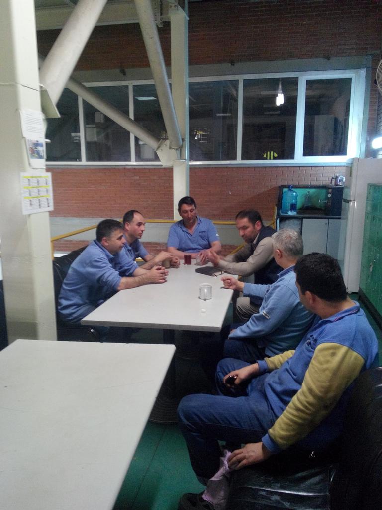 Arçelik Ç.m.i 24/08 Vardiyasında 01:45 Çay Saatinde Boyahanedeki  Arkadaş larla Beraberdim.