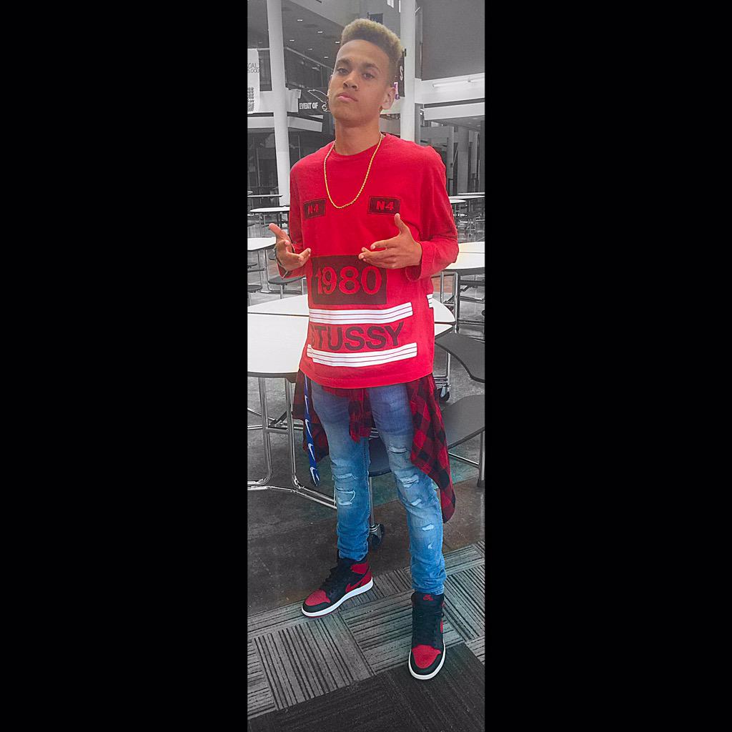 KAHorton3's tweet photo. #SumthinLight for the AVI!!😋😈 http://t.co/VxlLjJZVWi