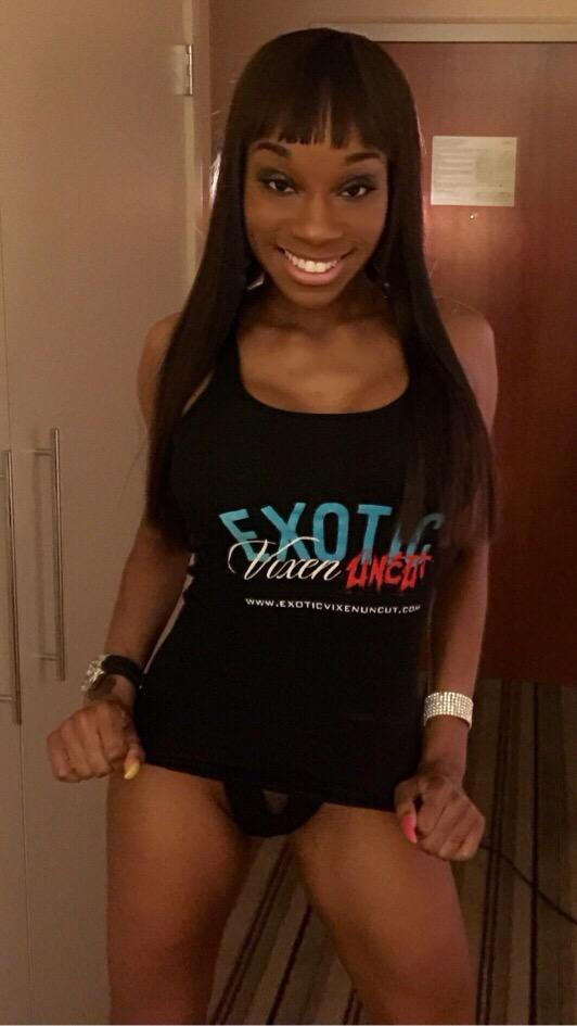 exoticvixnuncut's tweet photo. On set with @caramel_starrxx for #exoticvixenmag and #exoticvixenUNCUT http://t.co/kkqN7EE3bf