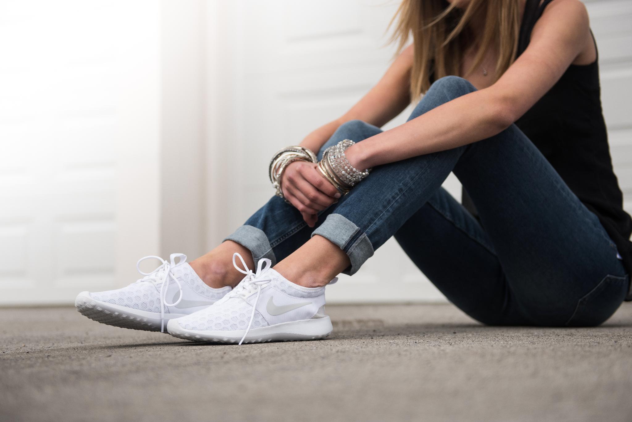 Finish Line on X The Nike Zenji is a stylish silhouette just for the ladies http t eupUG1HqHu http t AKoIvmW8ii X