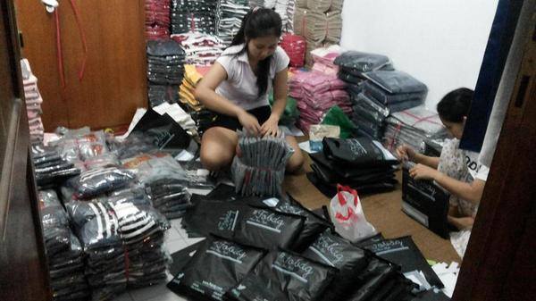 Info No Resi Pengiriman barang &amp; Info Stock Barang Lihat di = facebook.com/ButikSoccerID 

Order Cek Favorite juga ya..