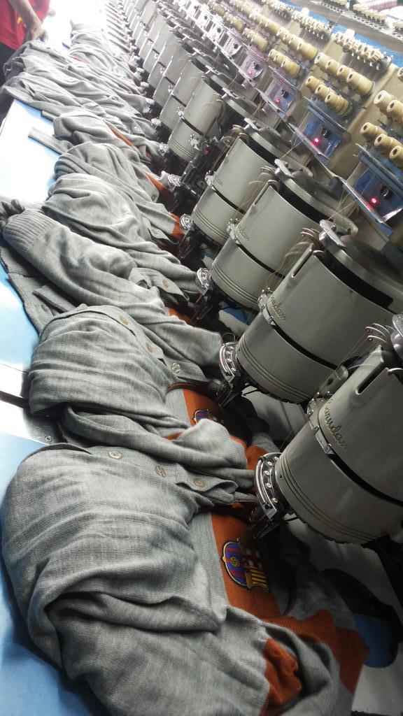JuraganArsenal's tweet photo. proses bordir computer sweater the raid all club http://t.co/shvhtbiak2