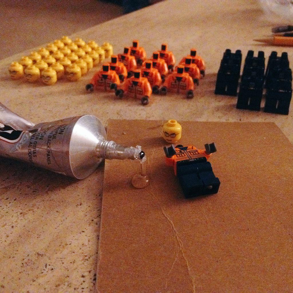 Dissonances's tweet photo. They call me Mr. Business. #Lego http://t.co/vA9CfR0wnu