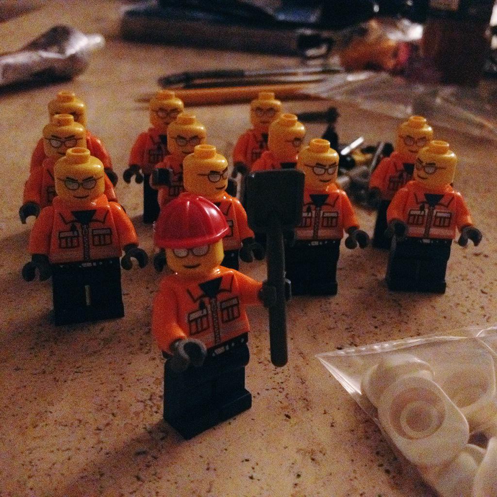 Dissonances's tweet photo. They call me Mr. Business. #Lego http://t.co/vA9CfR0wnu