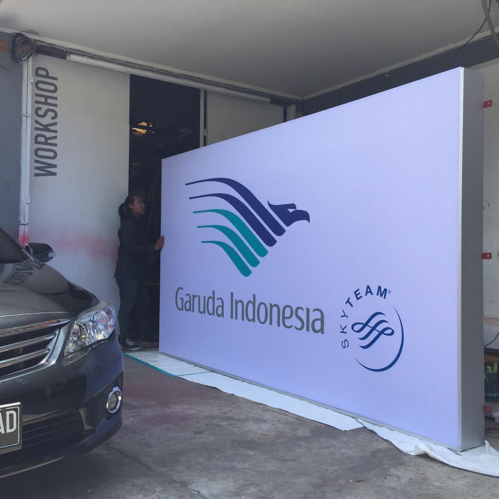 nereprinting's tweet photo. Pengerjaan NeonBoxSign untuk Garuda Indonesia #qualitydoesmatter #garudaindonesia #neonboxjayapura #neonboxpapua #id http://t.co/JthhhwSUyY