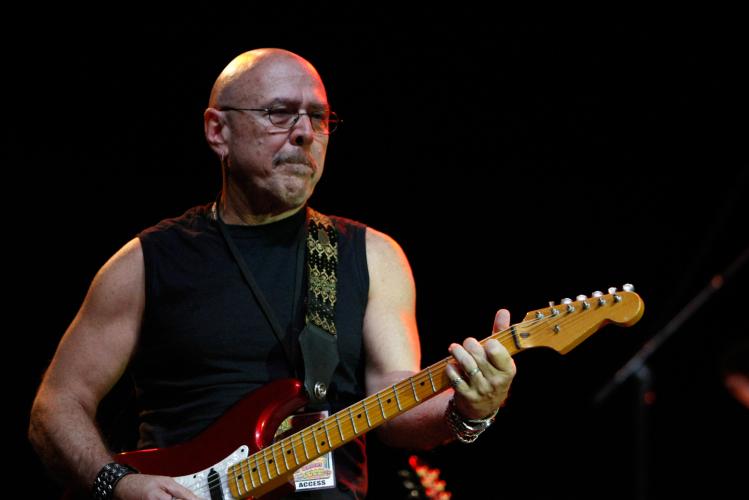 Feliz cumpleaños a Dave Mason // Happy birthday to Dave Mason 