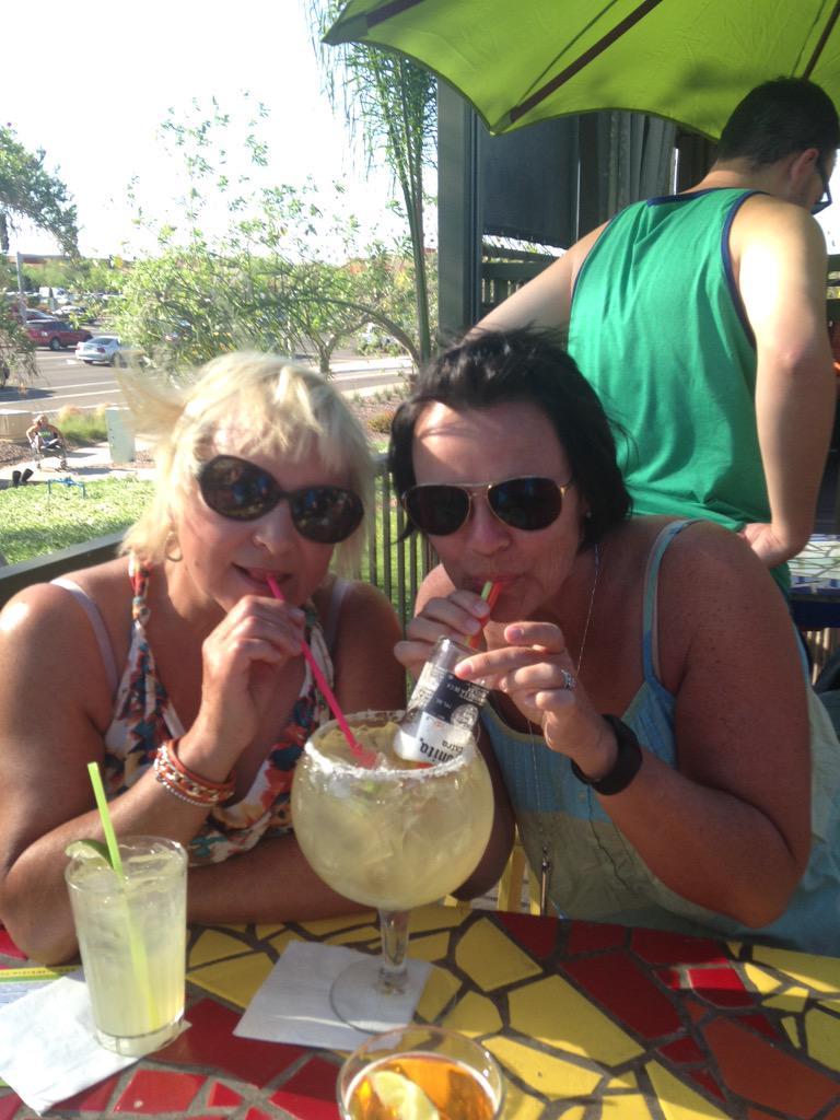 PopbBrian's tweet photo. Enjoying my Life with friends http://t.co/z6LqJd53Yy