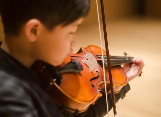 Early steps on the violin---very useful for all children who learn volin. gb.abrsm.org/en/about-abrsm…