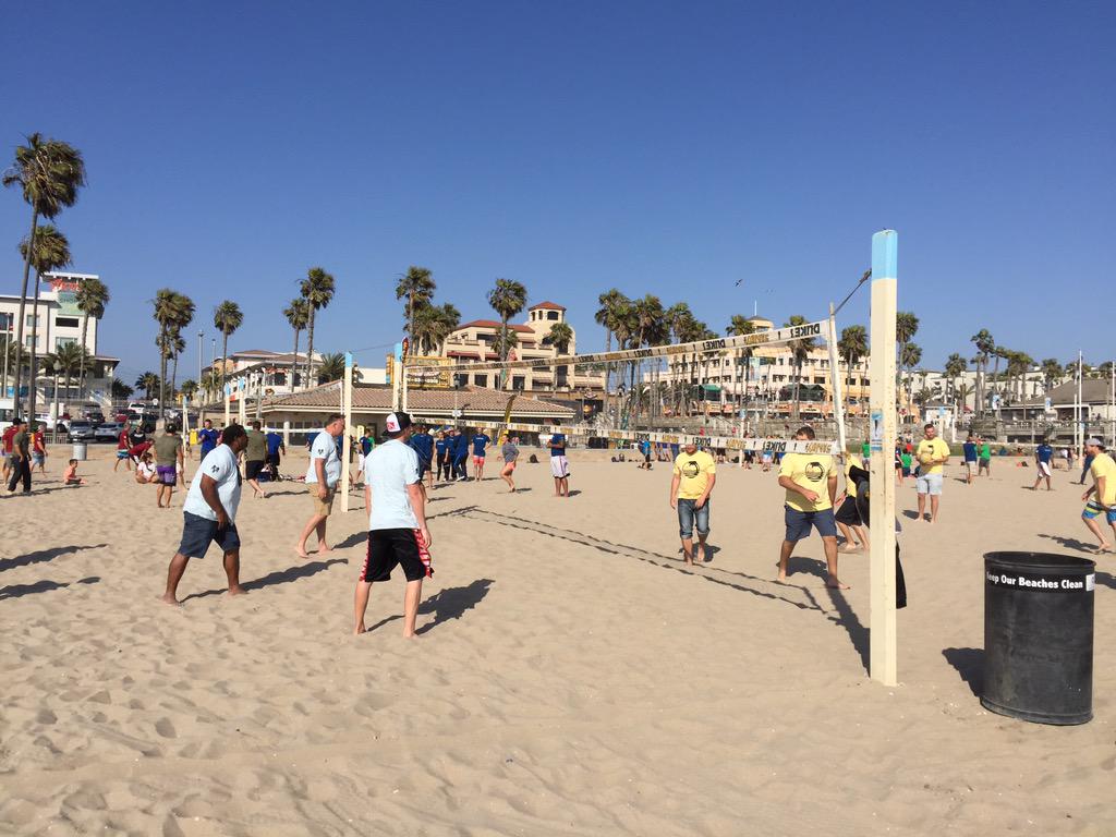 tailoredco's tweet photo. My company meeting on the beach was awesome today! Love doing solar. http://t.co/cvcBOsDxNc