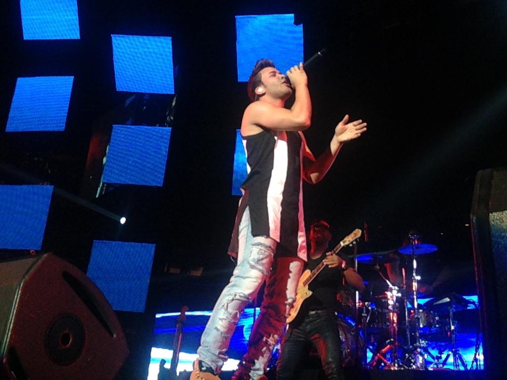 TheGarden's tweet photo. The Prince of Bachata is in the house! @PrinceRoyce is lighting up #MSG for #MegaMezcla2015! Who's singing along? http://t.co/aNHY0wcGLY