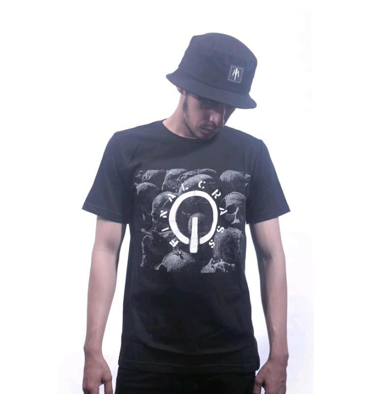 "FINAL CRASS" IDR 120.000 available size L,XL for order text/whatsapp 085281651868