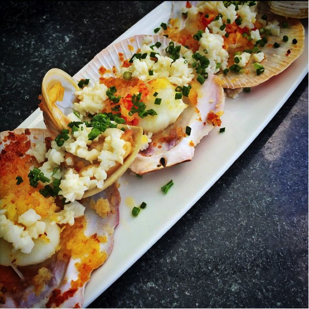 These Hervey Bay scallops didn't last long, but we’ve got more just for you: call 3220 2202 #jellyfishrestaurant