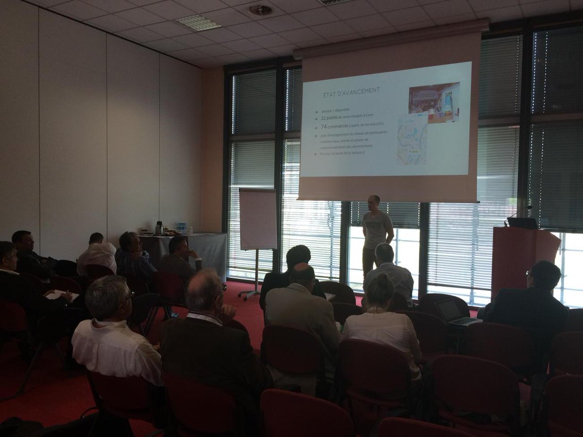 lyon_startup's tweet photo. Pitch @JulienALIBERT et sa startup Bluebe http://t.co/XuxZJ5S1EG