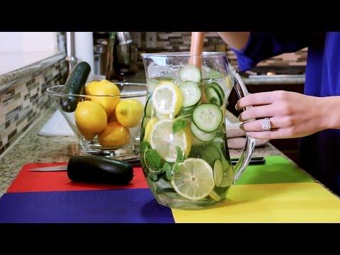 makeupstyling's tweet image. SPA DETOX WATER | Tip Tuesday #29 vid.staged.com/GAKo #makeup #cosmetics