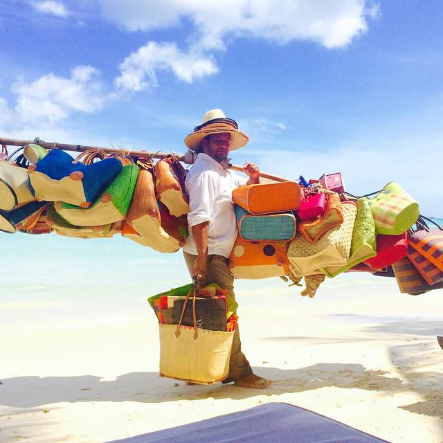 #CreoleWordOfTheDay 
Bag = Sak #Mauritius