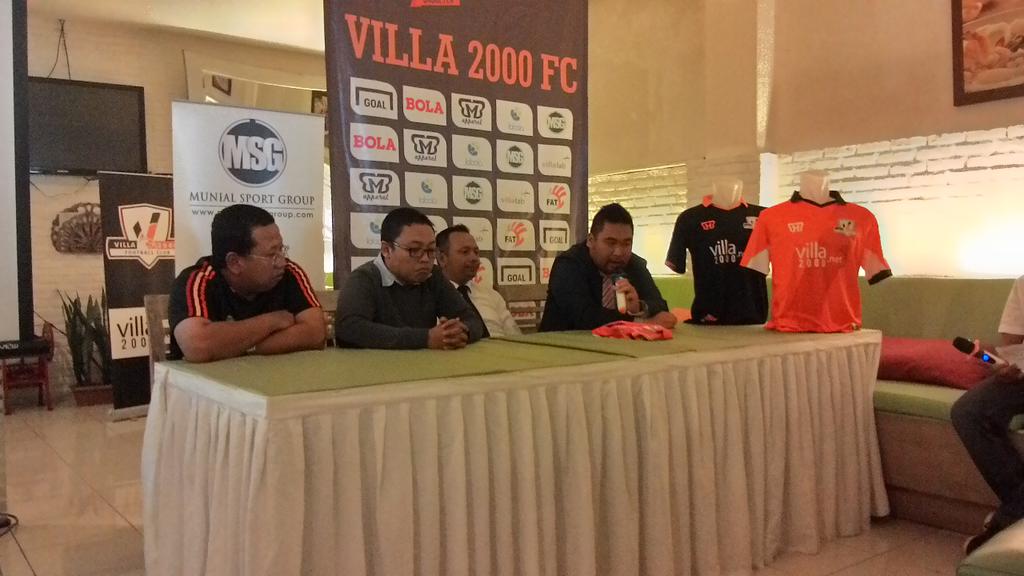 Suasana Press Con stlh Acara Launching.Tampak <a href="/mulymunial/">Muly Munial</a> <a href="/ApparelMBB/">MBBBOGOR.COM</a> Head Coach <a href="/Rickyndun/">ricKY Ndun (ricKYNdun)</a> &amp; CEO <a href="/ganeshaputera/">GANESHA PUTERA</a>