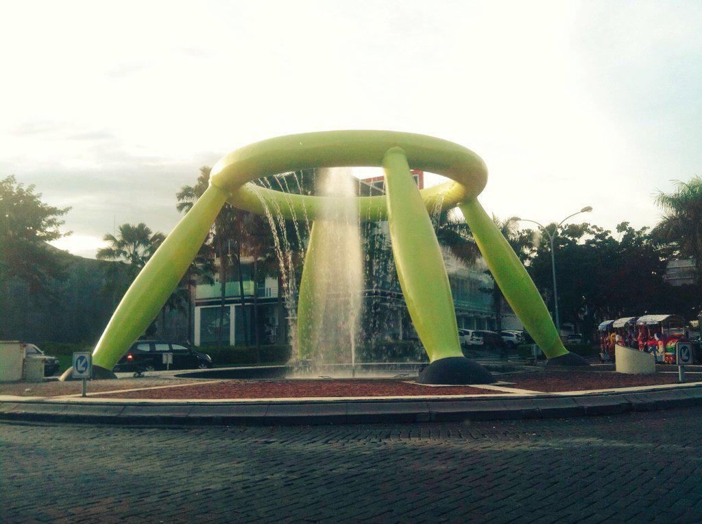 _ _ _ _ _ L _ _ _ (Lokasi pendaratan UFO di Surabaya) #SoalSurabaya