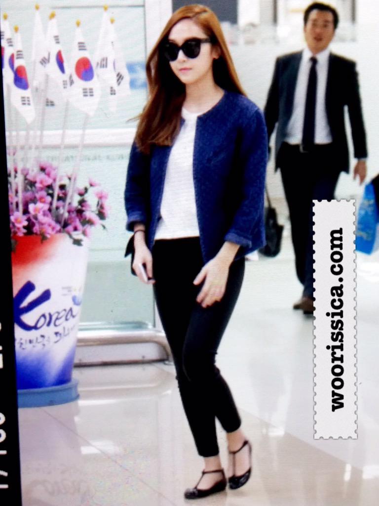 [PIC][15-04-2015]Jessica trở về Hàn Quốc vào chiều nay CCn93V1W8AAdrh4