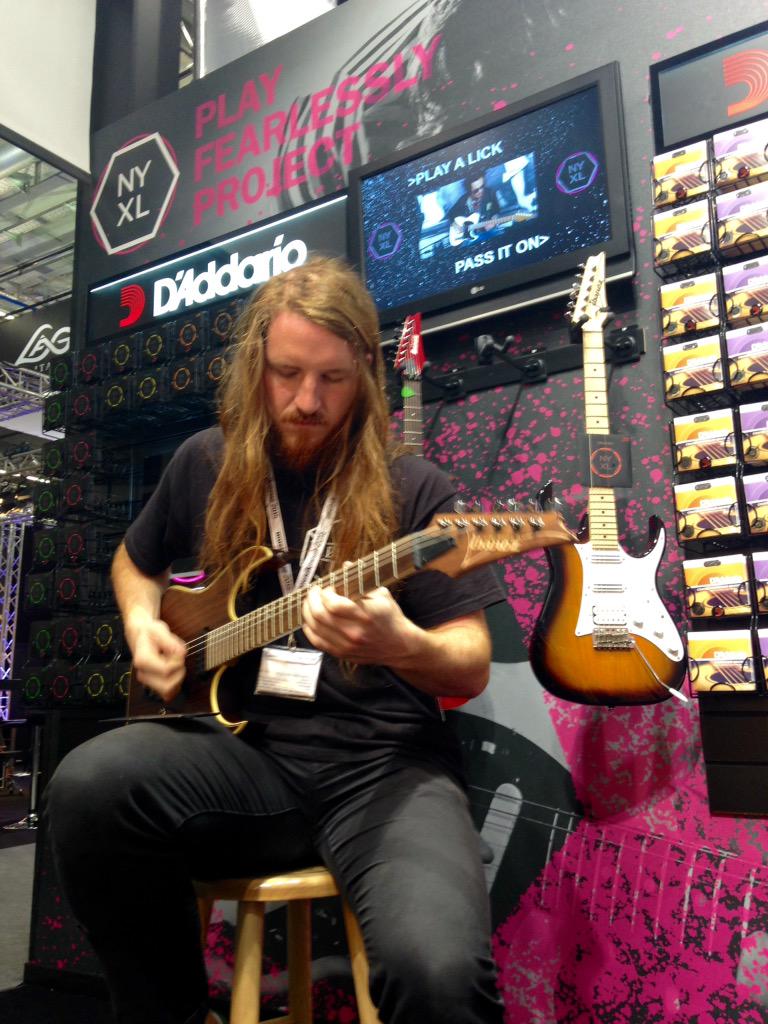 MusicMakerEire's tweet image. @iamDock just passed on a riff at #playfearlesslyproject @DaddarioandCo #musikmesse #musikmesse2015 #musicmaker
