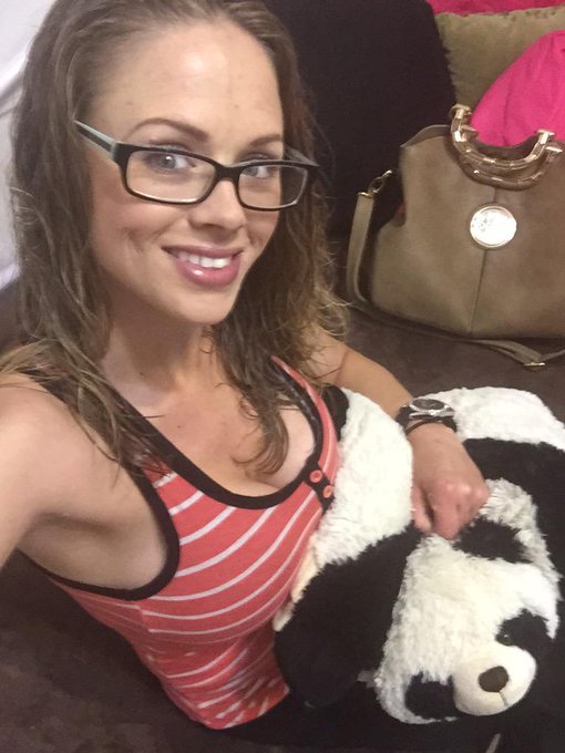 Watch Katie Kox's leaked NSFW photo on TwXstars