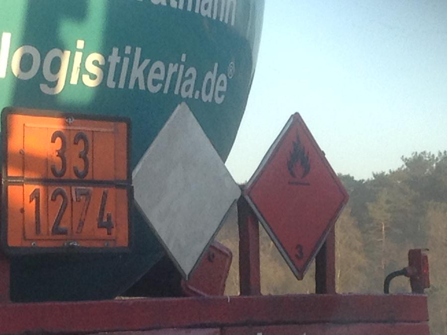 PieterBackx's tweet photo. Blijft leuk die file! Zeker in goed gezelschap :) http://t.co/lCSTdUUTuO