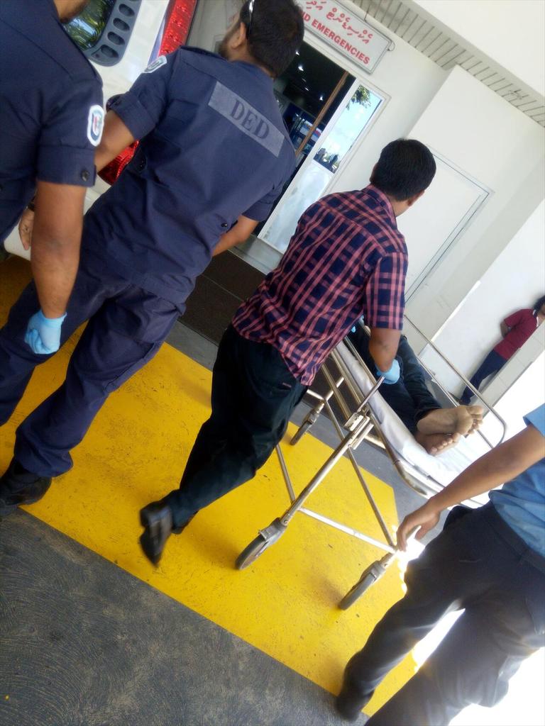 MideyMids's tweet photo. #NewsUpdate 
City park gai maruvefai ovvaa fenunu zuvaanaa #IGMH ah genesfi |
http://t.co/rVBPJGkEeu