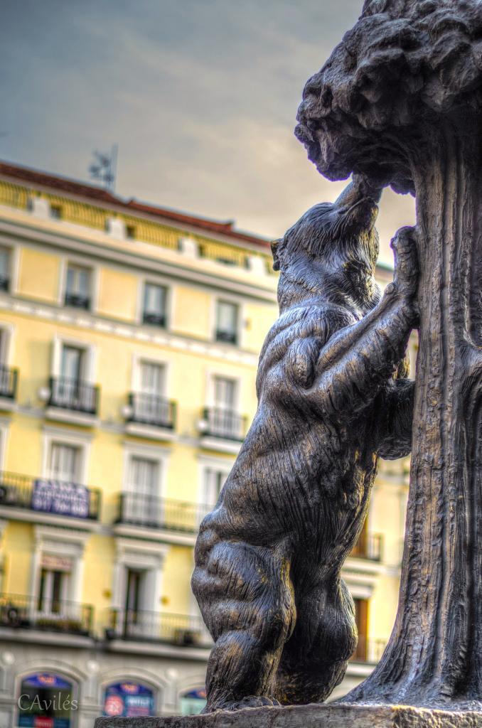 CAvilesPhoto's tweet photo. Buenos días madrileñxs! http://t.co/0SlXSQ50ZD