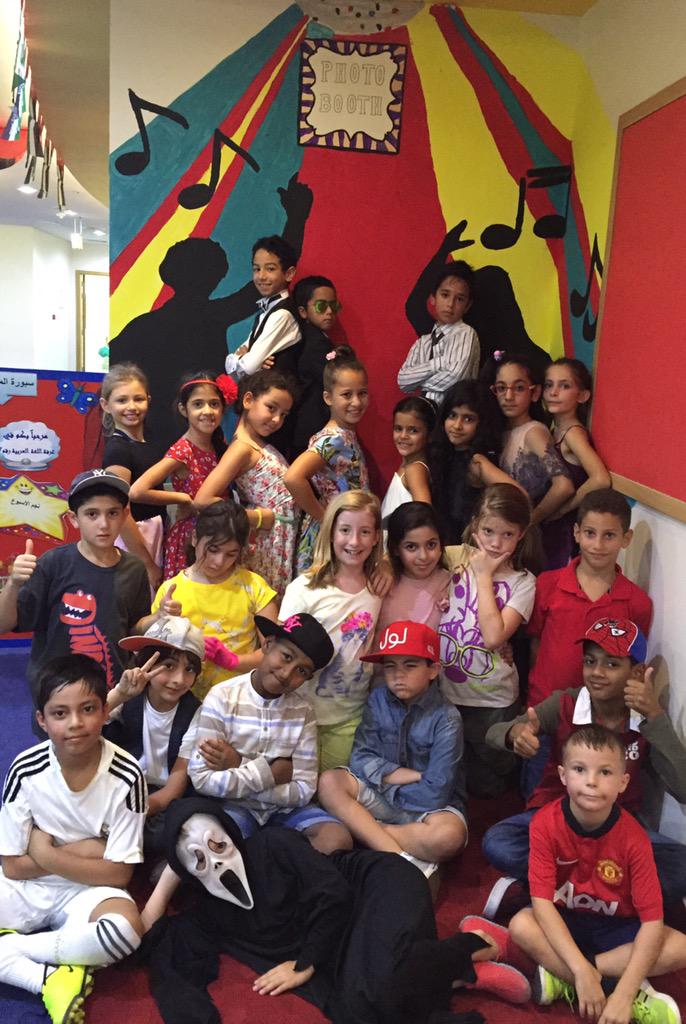 OnyxWSO's tweet photo. It's Yr3's WOW day today! #FashionThroughTheAges! They are making clothes from recyclable materials. #LearningEnquiry http://t.co/lMcu7FVDf9