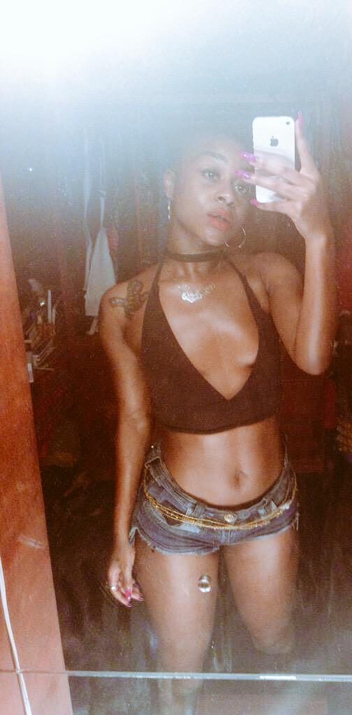 EFYA_Nokturnal's tweet photo. It's @Frankeyz Day 💃🏽💃🏽💃🏽💃🏽🎂🎂 Bless u my darling sister 💖❤️ Love U Always 👸🏽  TURN UP❤️💃🏽 ON A WEDNESDAY 😋😋 http://t.co/M4PI6dq9JF